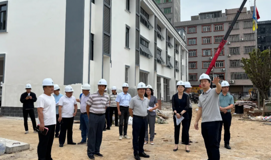 贵港市人大常委会到乐动体育水务集团桂平项目调研